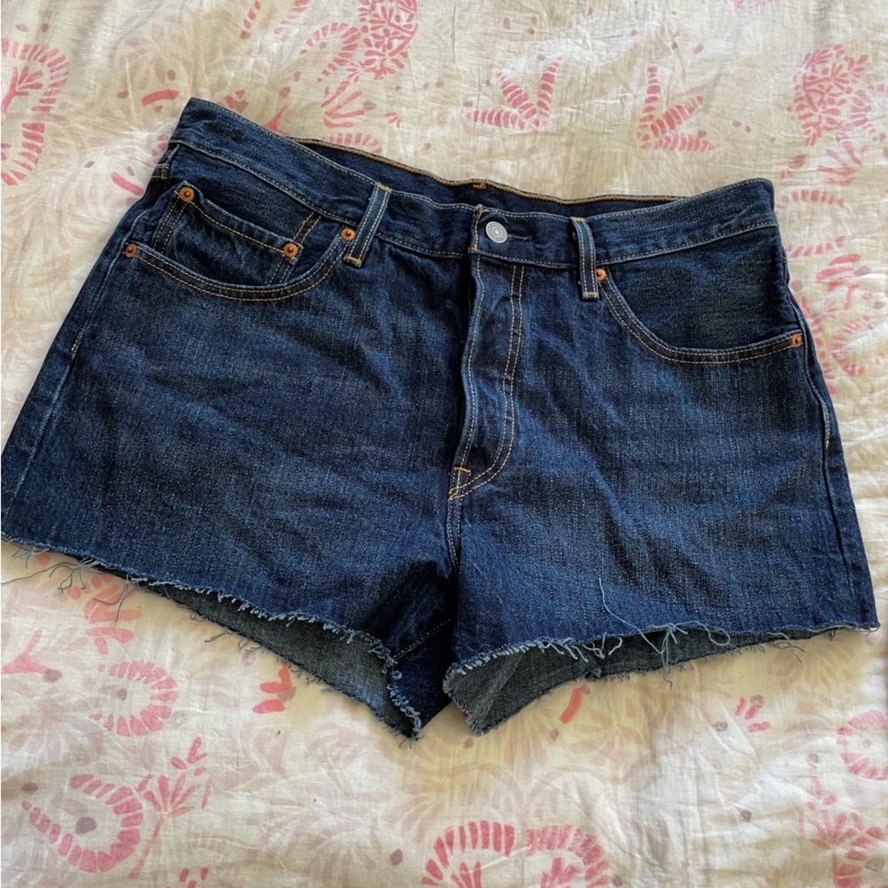 Euc Levi's Blue Jean Shorts with Frayed Hem
